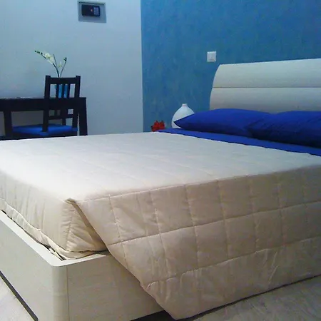 Nocleg ze śniadaniem Domus Barberini 4*